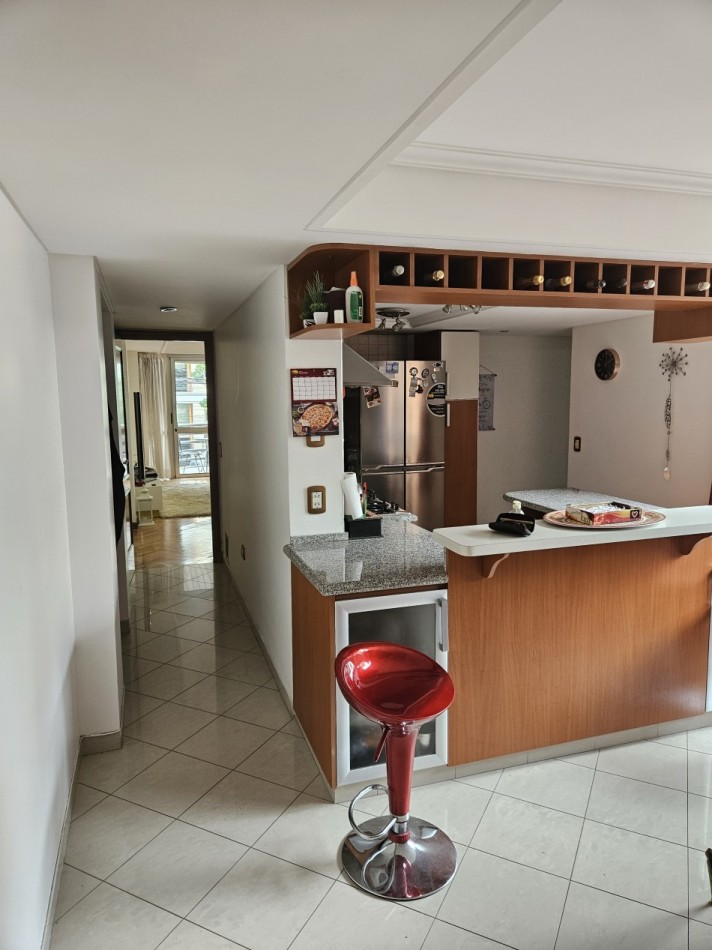 Piso de 5 Ambientes C/Cochera en el Centro de Castelar Norte