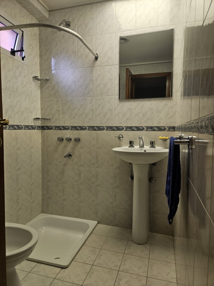 Piso de 5 Ambientes C/Cochera en el Centro de Castelar Norte