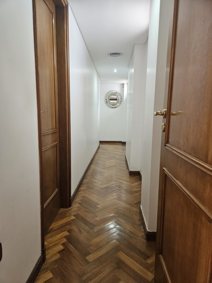 Piso de 5 Ambientes C/Cochera en el Centro de Castelar Norte