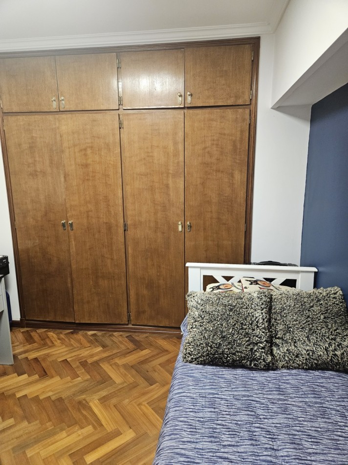 Piso de 5 Ambientes C/Cochera en el Centro de Castelar Norte