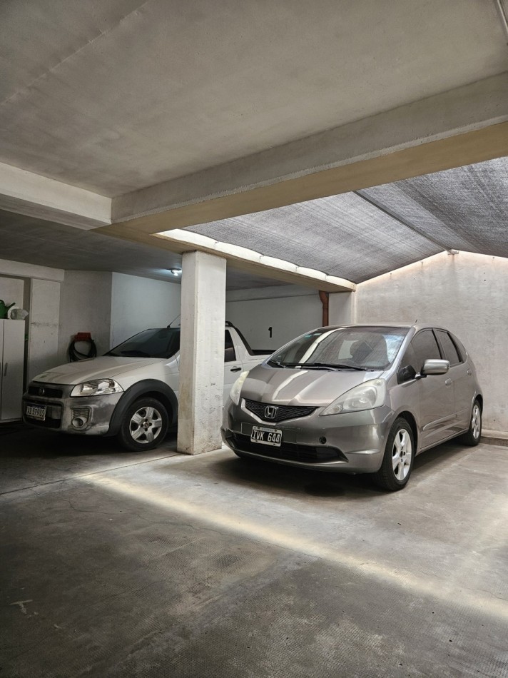 Piso de 5 Ambientes C/Cochera en el Centro de Castelar Norte