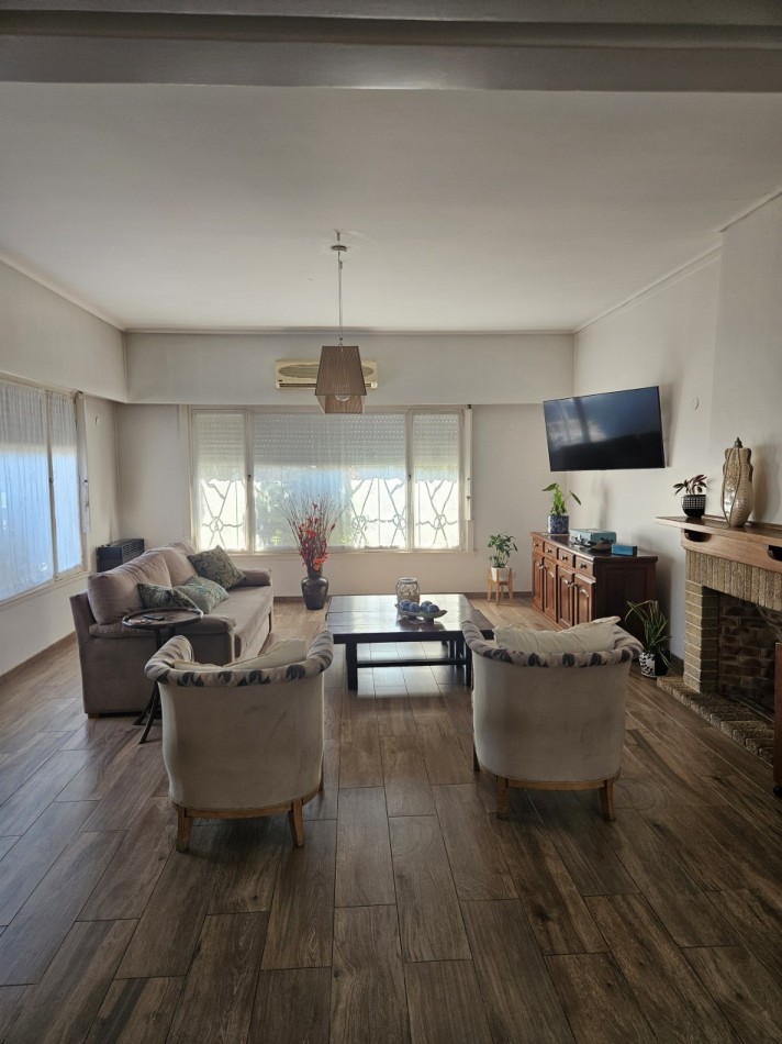 Venta De Chalet 5 Ambientes En Parque Ayerza Castelar Norte