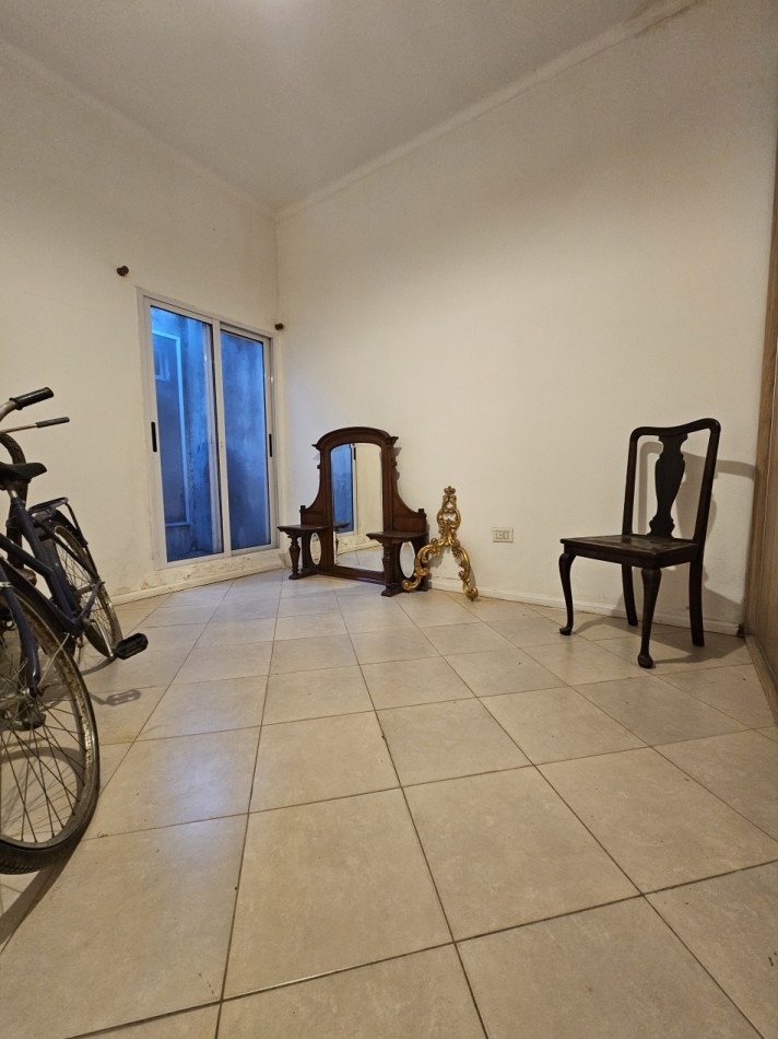 Casa 3 Ambientes C/Cochera En Castelar Norte