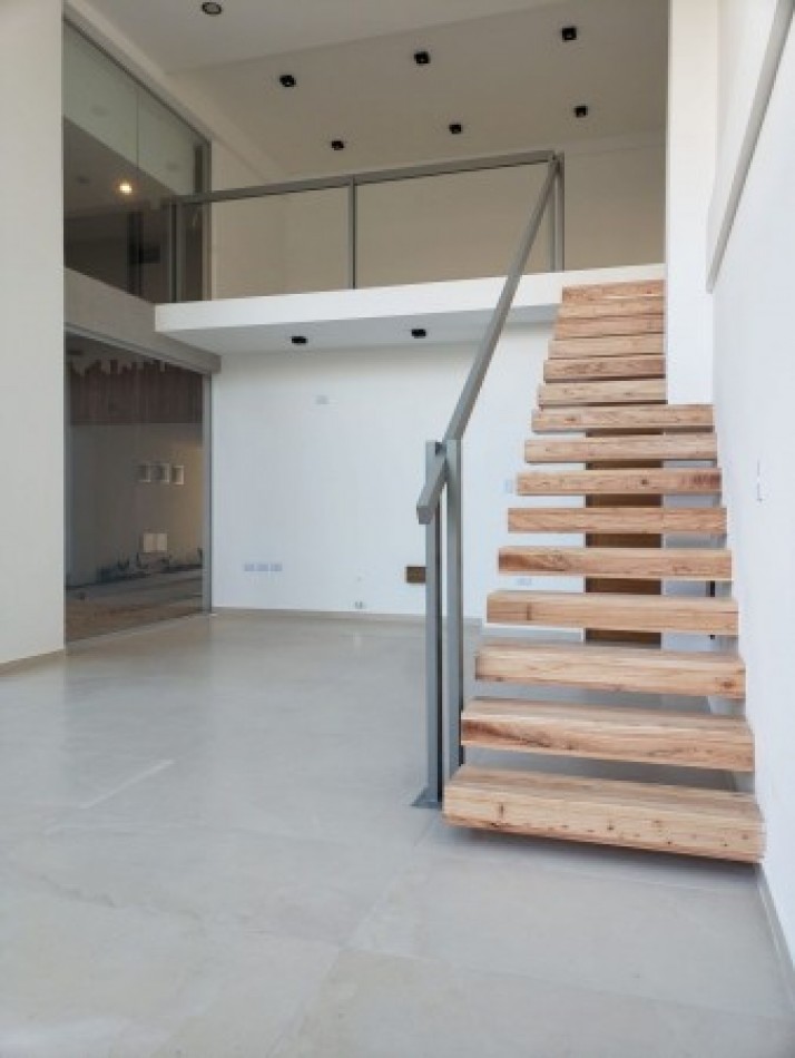 Venta de Local Comercial Estrenar en Morón