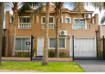 Chalet 5 Ambientes En Ituzaingo Norte Apto Credito